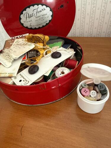 Vintage Sewing Notions