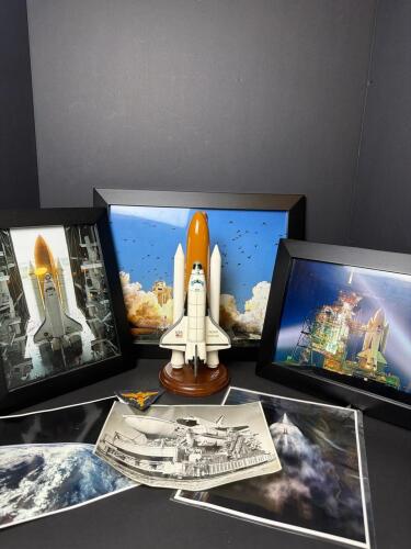 Space Shuttle Challenger 1/200 Scale Model With NASA Patch and Photos