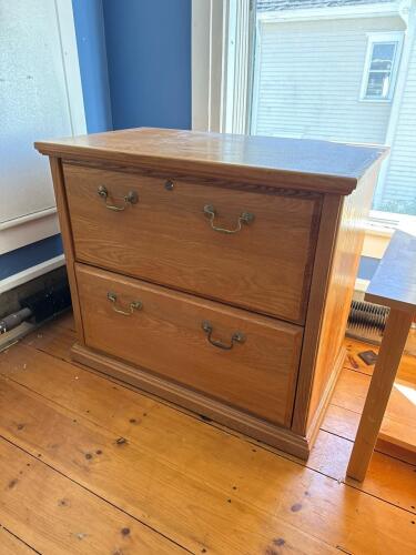 Wooden File Cabinet in Traditional Style