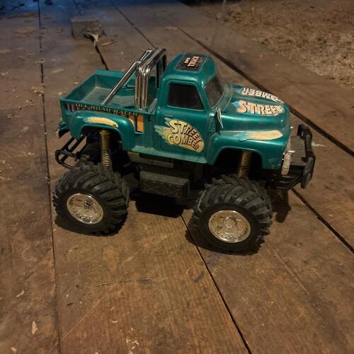 RadioShack Street Comber Super Truck RC Monster Truck