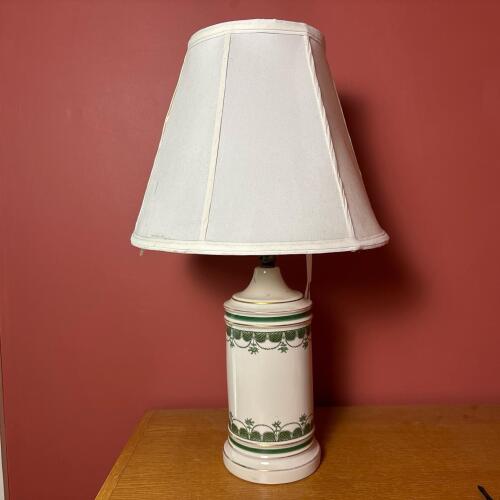 Neoclassical-Style Ceramic Table Lamp With Shade
