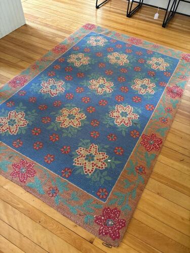Company C Floral Hooked Wool Area Rug