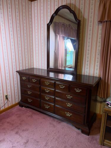 Thomasville Dresser with Removable Mirror