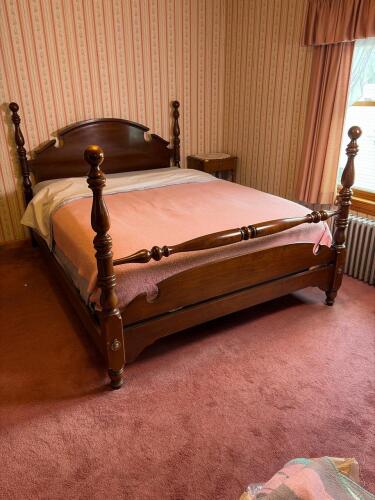 Early American Style Queen Size Poster Bed Frame Only