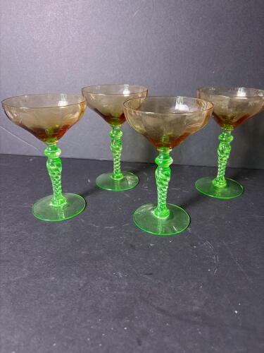 Uranium Art Deco-Style Green Uranium Glass Champagne Coupes