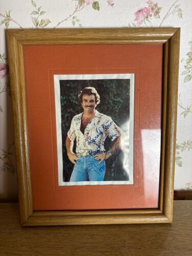 9x11 Tom Selleck Framed Signed Photograph, 1970s&ndash;1980s-Style