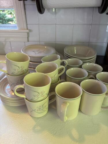 Corning ware Floral Dinnerware Set