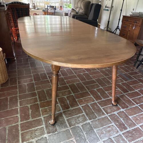 Oval Wood Dining Table with Turned Legs