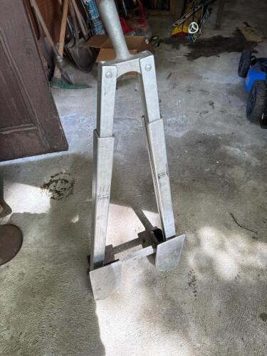 S & H Industries Model TT-105 Folding Aluminum Hand Truck