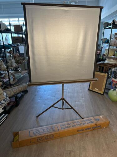 Da-Lite Silver Pacer Projection Screen with Stand