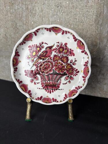 Handpainted Delft Rood Decorative Plate on Brass Stand