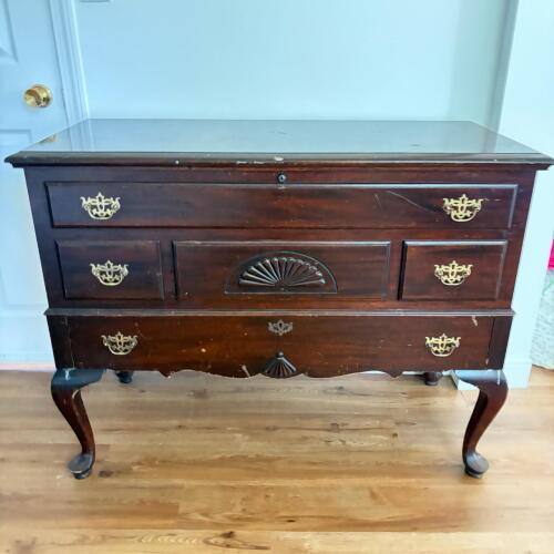 Lane Cedar Chest in Queen Anne Style - PICKUP IN TEWKSBURY, MA