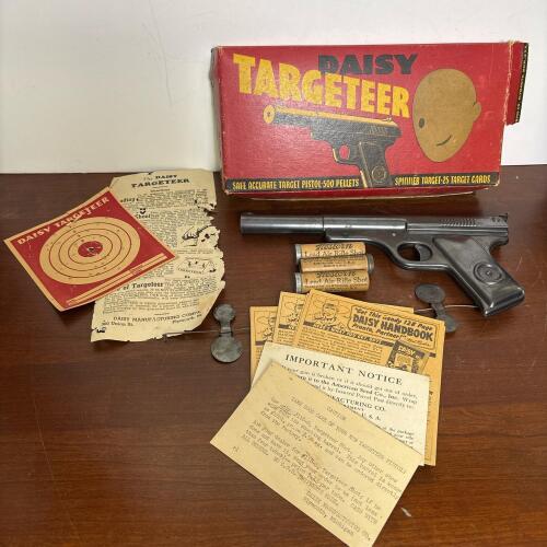 Daisy Targeteer Air Pistol with Original Box and Accessories