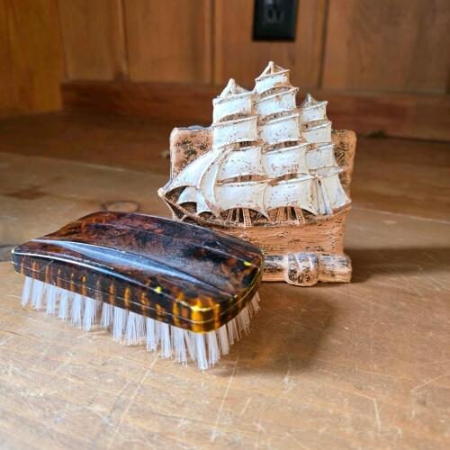 Ship Motif Brush Holder with Cleaning Brush