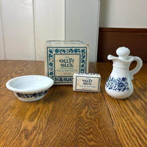 Avon Delft Blue Pitcher and Bowl Bath Oil Set with Original Box
