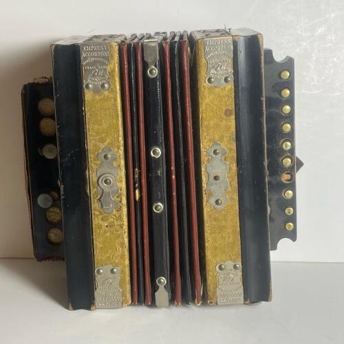 Empress Accord&eacute;on Made in Germany Extra Broad Reed Accordion