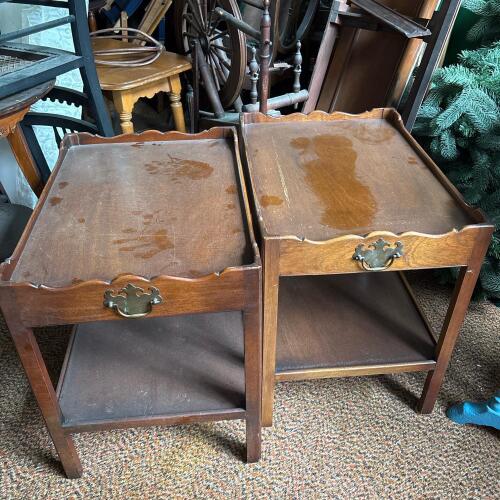 Pair of Heritage Henredon Mahogany Tray Tables