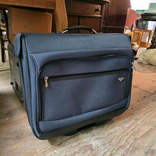 Dockers Wheeled Garment Bag Suitcase