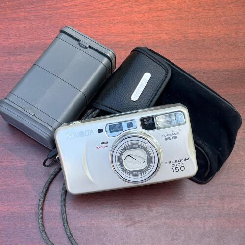 Minolta Freedom Zoom 150 Point-and-Shoot Film Camera with Case