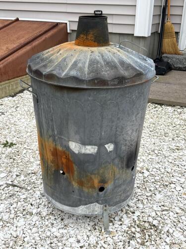 Galvanized Metal Burn Barrel with Vented Lid