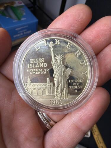 1986 Statue of Liberty Ellis Island Commemorative Silver Dollar