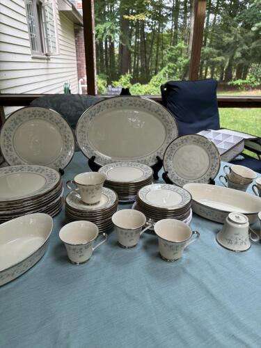Lenox Windsong China Dinnerware Set