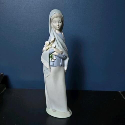 Lladro Porcelain Girl with Flowers Figurine