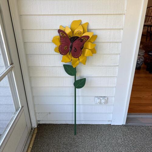 Metal Sunflower Garden Stake With Removable Butterfly