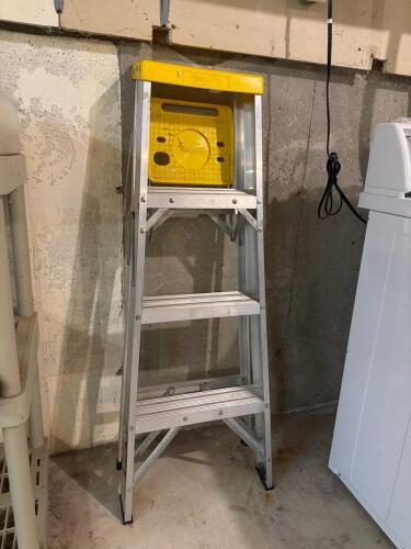 Gorilla Ladders Aluminum Step Ladder