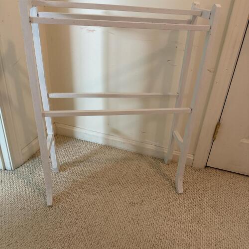 White Painted Wooden Quilt Rack in Traditional Style