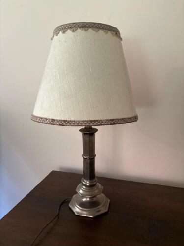 Vintage-Style Table Lamp With Linen Shade