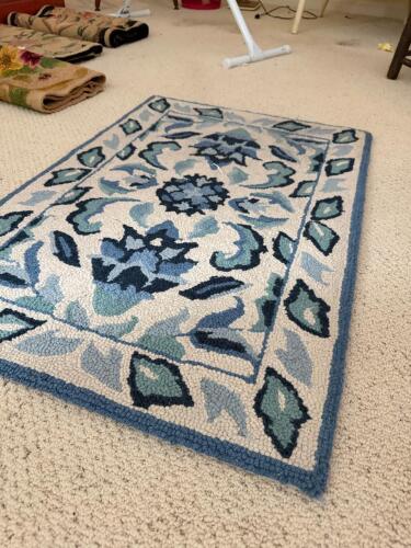 L.L.Bean Hand-Hooked Wool Accent Rug Blue Floral Pattern