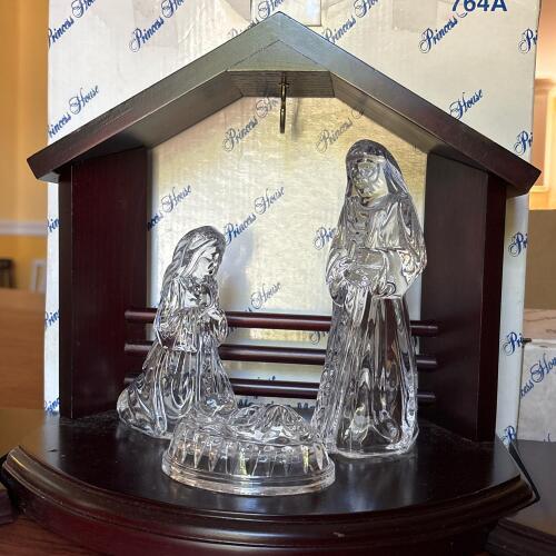 Princess House Crystal Nativity Figures with Wooden Manger