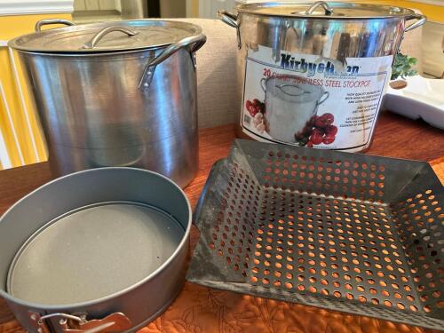 Kitchen Lot: Stock Pots, Cake Pan & Grill Basket