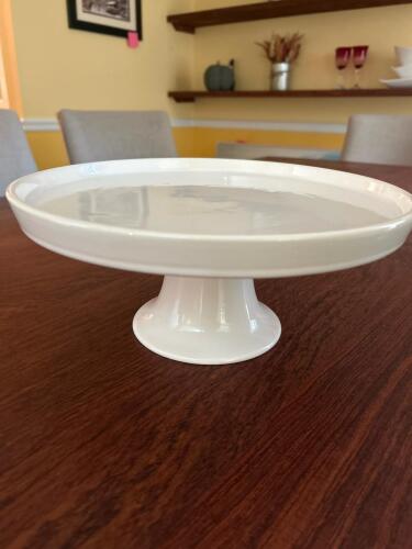 Porcelanas Costa Verde White Porcelain Pedestal Cake Stand