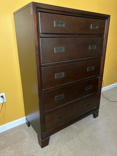 Wooden Chest of Drawers in Transitional Style