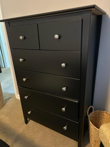 Black Modern-Style Chest of Drawers