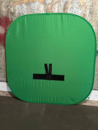 Pop-Up Green Screen Backdrop with Black Straps
