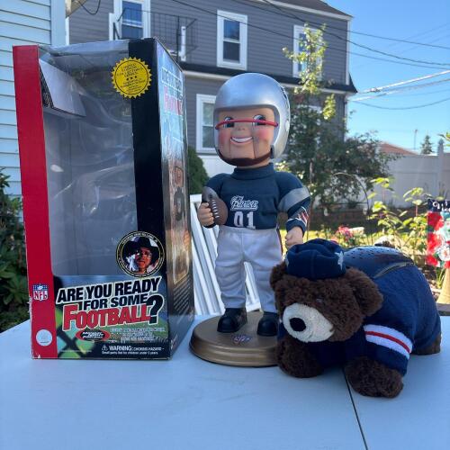 Patriots Rockin' Randall Bobblehead & Dream Lites Bear