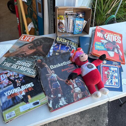 Sports Magazines, Trading Cards, & Memorabilia