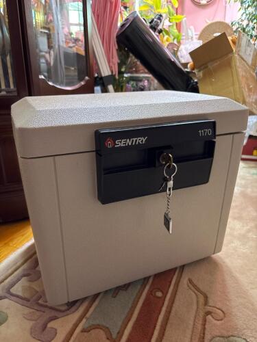 Sentry 1170 Fire-Safe Locking File Box