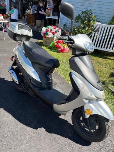 2011 Taotao 50 Silver Scooter with Storage Trunk