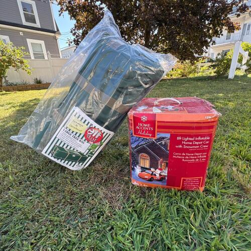 Holiday Inflatable Home Depot Car with Snowman Crew and Large Tree Bag