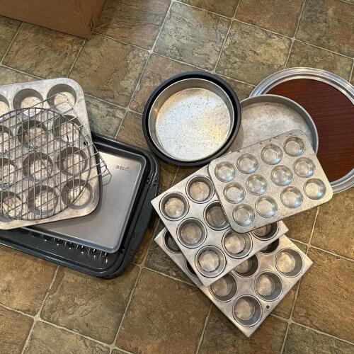 Assorted Vintage Metal Bakeware Pans and Trays