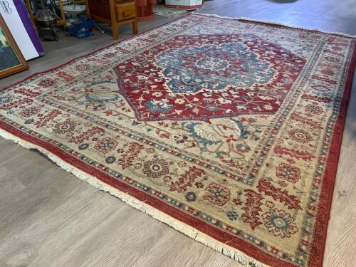 Lauren Ralph Beige & Red Medallion Area Rug 5&rsquo;1&rdquo; x 7&rsquo; 6&rdquo;