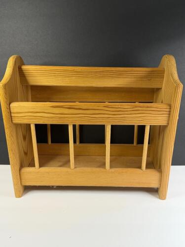 Wood Magazine Rack in Country Style