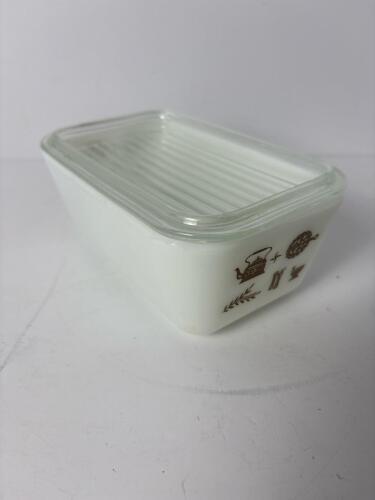 Pyrex 0502 Refrigerator Dish With Lid