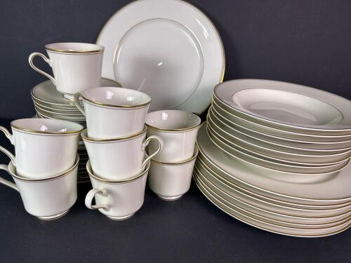 Mikasa Ivory Trousdale China Dinnerware Set Service for 8
