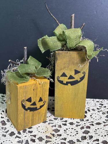 Rustic Wood Jack-O'-Lantern Pumpkin Decor