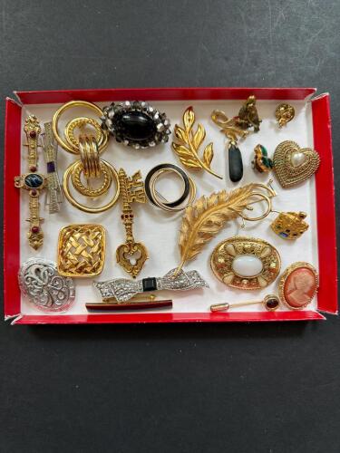 Assorted Vintage Costume Brooches and Pins